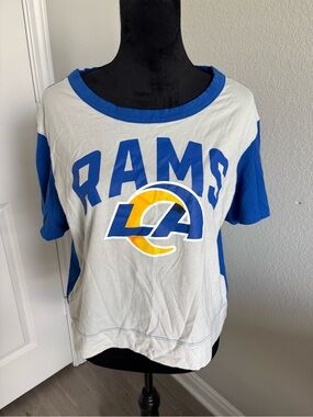 LA Rams Women’s Short Sleeve Graphic T-Shirt Size Medium
